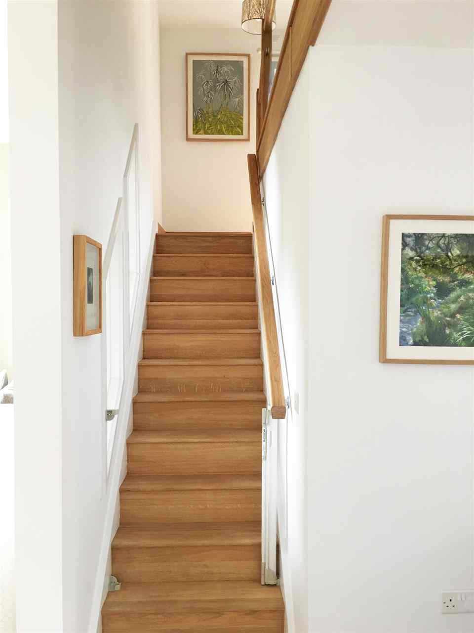 resized-2349823-Stairs showing stairgate.jpg